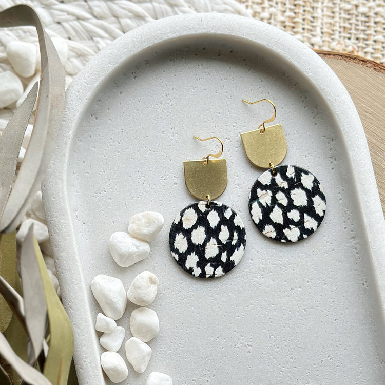 Orcas | Ikat